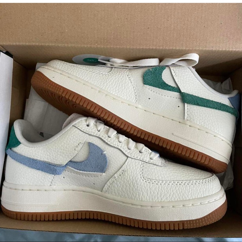 Women’s Nike Air Force 1 vandalized